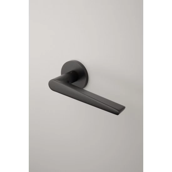 AT - ARNICA - R 7S CIM - čierna matná (BLACK)