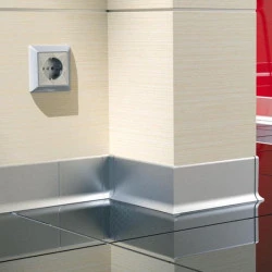 Lišta soklová Cezar LP59 Striebro celohliníková 59x10x2500 mm