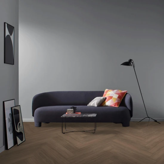 Parador Modular ONE Herringbone Dub Artemis kávovo hnedý EIR elegantná štruktúra V-drážka 1748738 840x140x9 mm