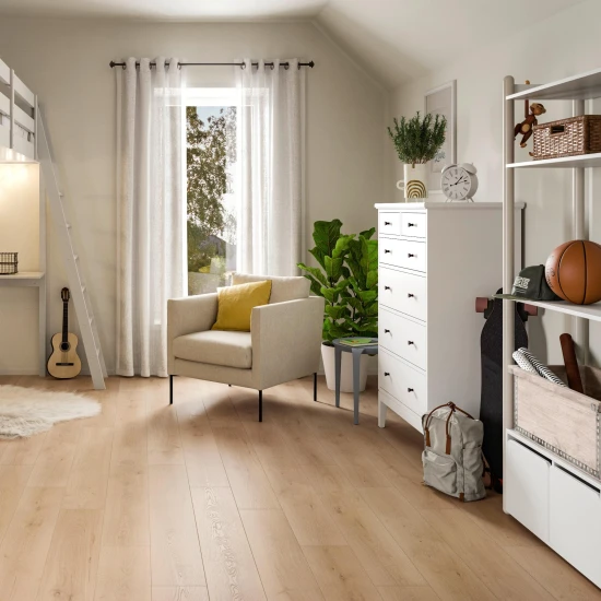 EGGER NatureSense 8/33 Classic Dub Pinot pieskový SOL2113 N 8 mm AC5/33 4V 1-lamela CLIC it! (Art. 591845)